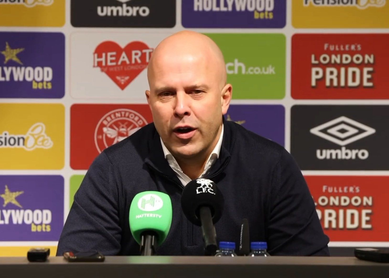 Slott: Nunca esperei sofrer quatro derrotas consecutivas na Premier League, essa decisão de doze jardas foi muito absurda