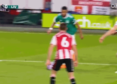 Decisão de disputa! Gakpo foi derrubado na zona dos três segundos e o árbitro não comentou a decisão de Hooper.