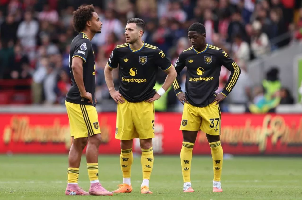 Espelho: Almeida, técnico do Sevilla, quer contratar Zirkzee por achar que ele é mais adequado para a La Liga