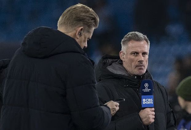 Operação confusa! Certa vez, Carragher propôs entrar na fan zone do Dortmund para assistir ao jogo, mas o Manchester City se opôs e foi arquivado
