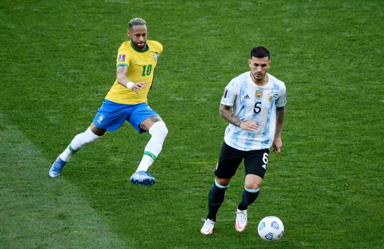 Paredes: Entrei em contato com Neymar e vamos esperar por ele se quiser vir para o Boca