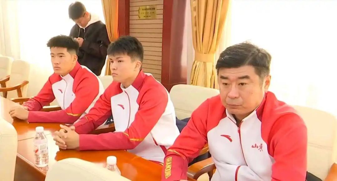 Han Peng: A equipe de Shandong não tem escolha a não ser não ter ninguém na quadra de ataque; eles definitivamente aprenderão com a orientação de Xu Genbao
