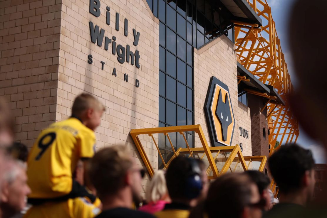 A Premier League deu um contributo significativo para o crescimento económico do Reino Unido, gerando 9,8 mil milhões de libras em receitas na temporada 23/24.