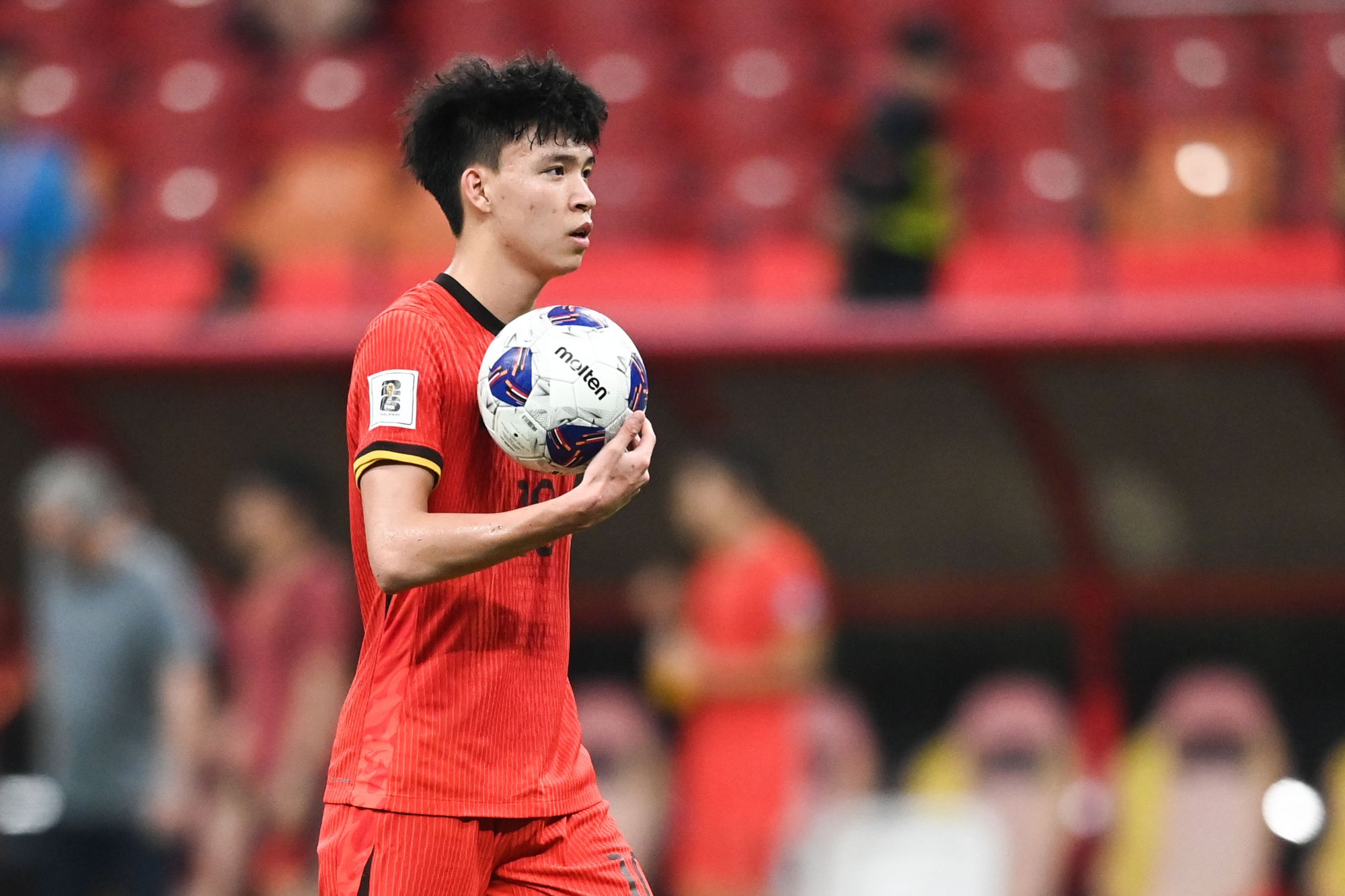 Antonio: Wang Yudong está fisicamente e mentalmente exausto, então decidimos deixá-lo descansar.