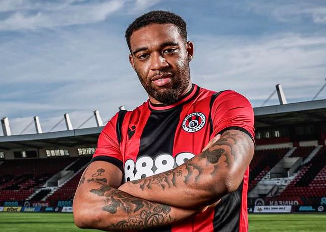 Oficial: A ex-jogadora do Liverpool, Abby, se junta ao Lokomotiv Sofia com um contrato de dois anos