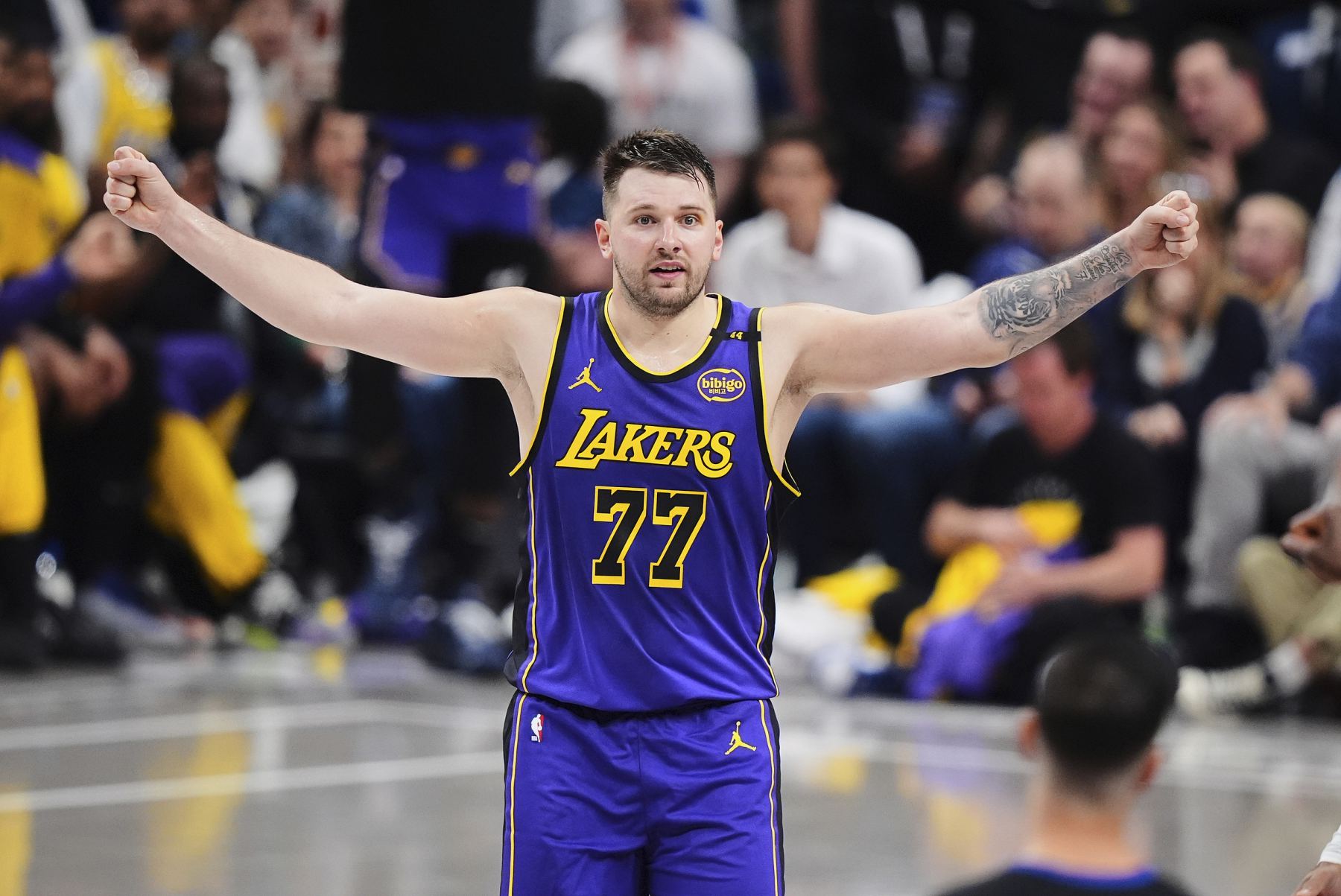 Doncic se tornou o primeiro jogador na história do Lakers a marcar 35 pontos, 10 assistências e 5 interceptações em um único jogo.