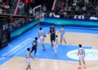 Xu Jie acertou 5 de 7 arremessos de três pontos e marcou 15 pontos! Rotação de 11 jogadores nas Finais de Basquete Masculino dos Jogos Nacionais de Guangdong no intervalo