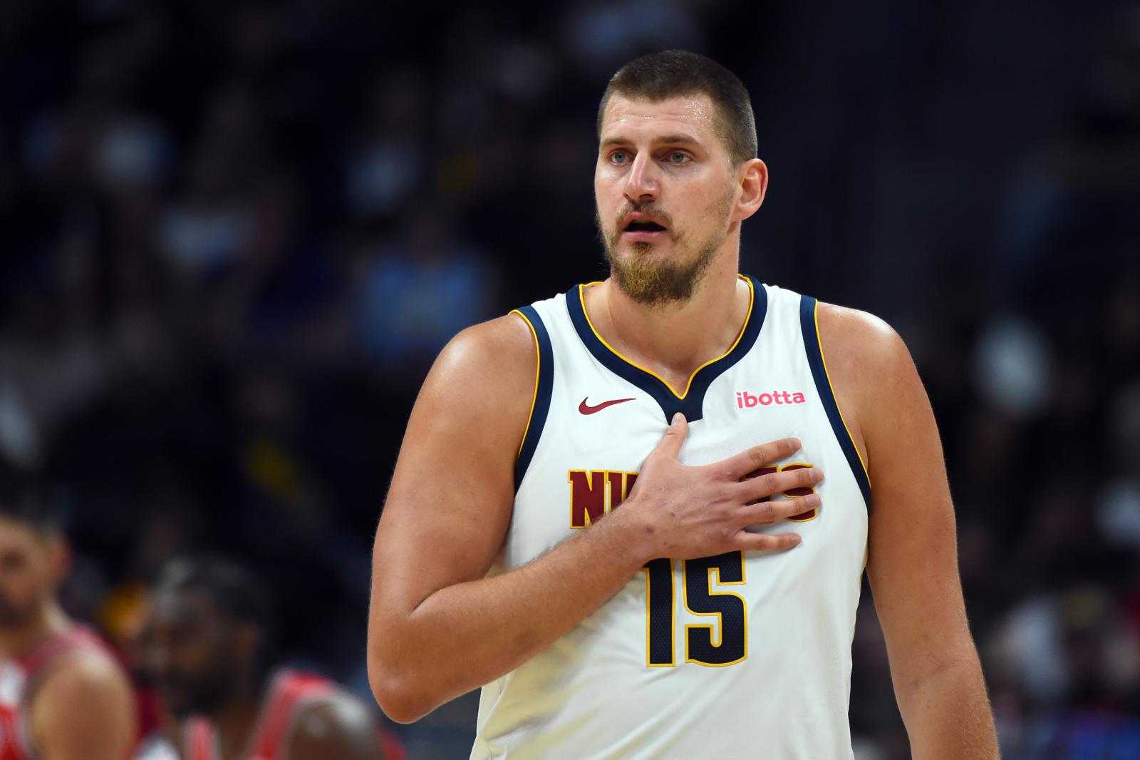 Liderando com 19 pontos e deixando Jokic jogar? Técnico do Nuggets: Não estou tentando somar pontos, só quero garantir a vitória.