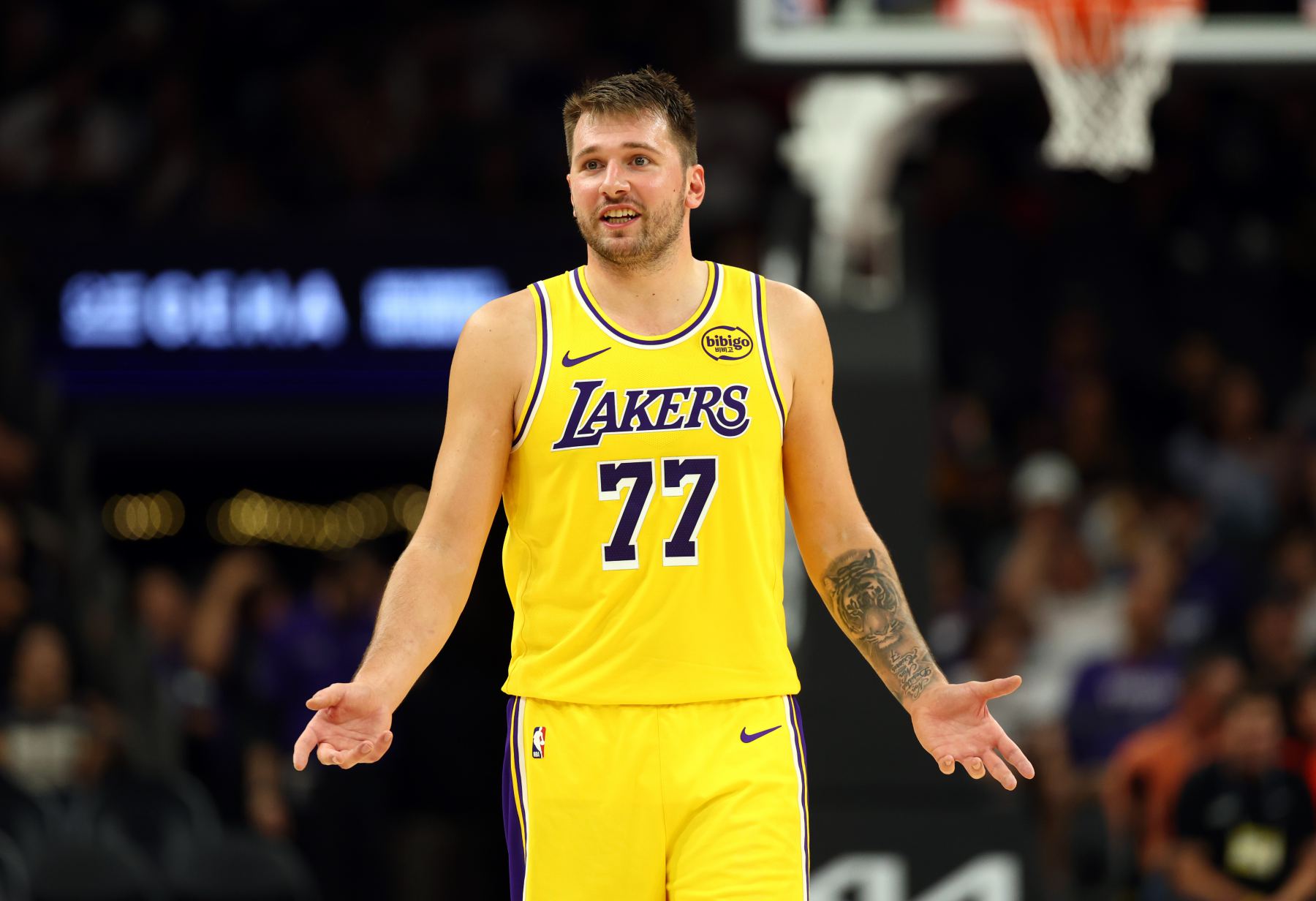 Redick: Cinco jogos consecutivos fora de casa tiveram um início difícil, mas no final encontraram uma forma de vencer. A liderança de Donri é excelente.