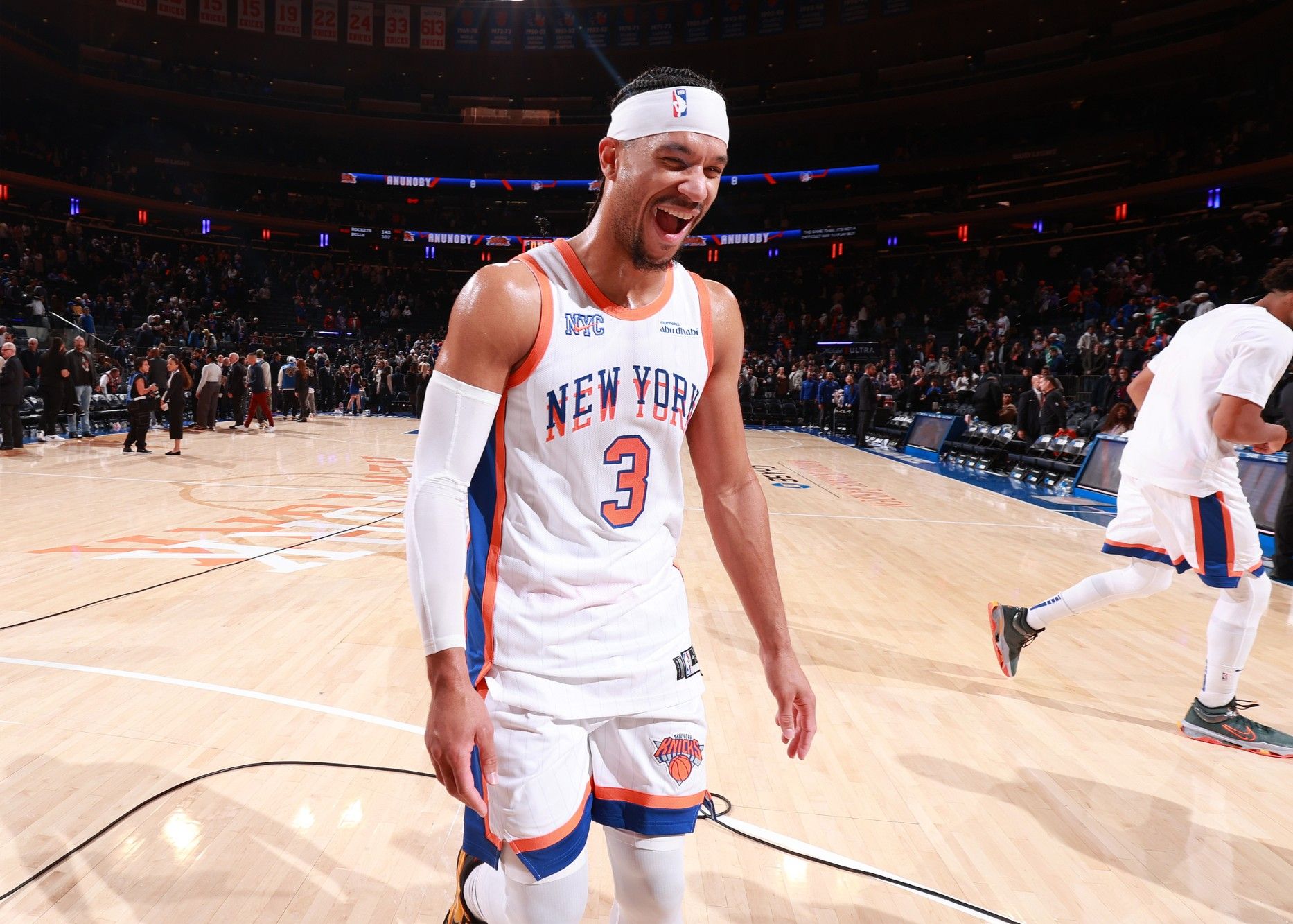 Hart marcou o 16º triplo-duplo de sua carreira no Knicks, subindo para o terceiro lugar na lista de triplos-duplos da história do time.