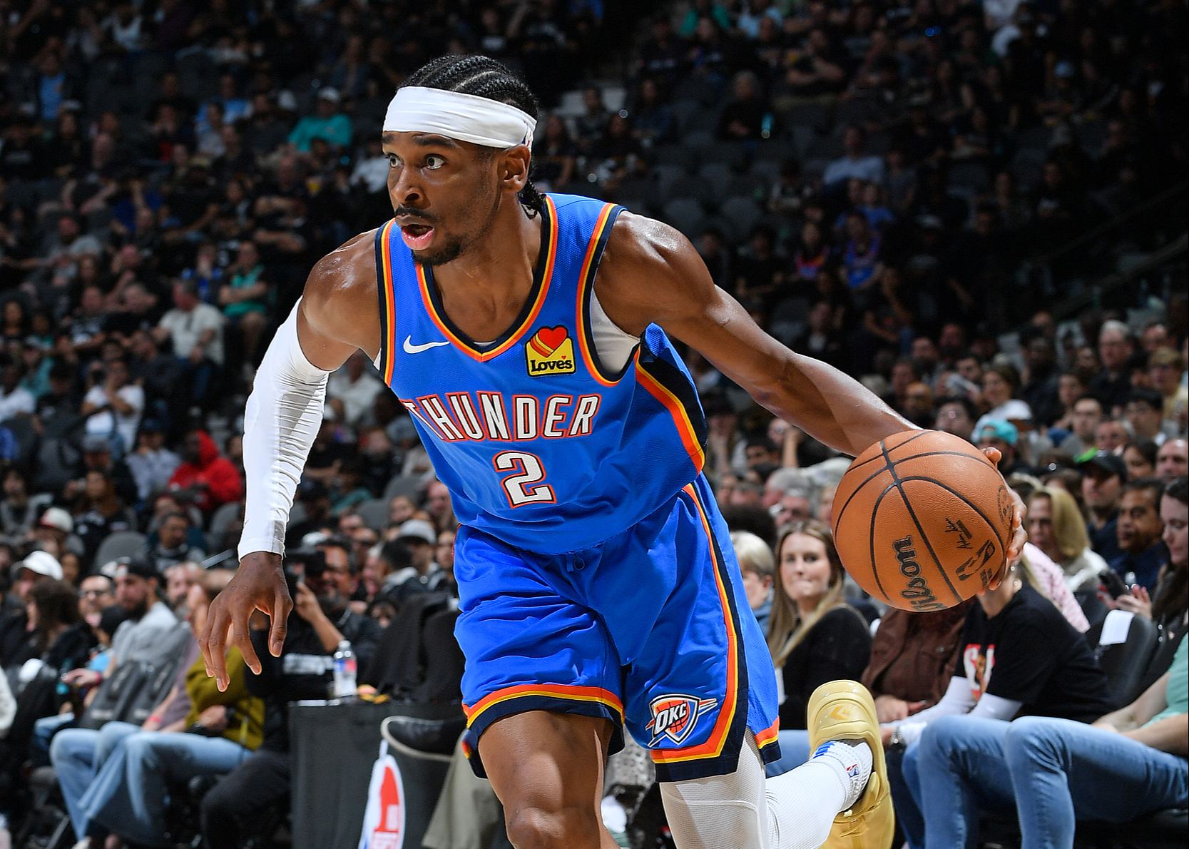 Alexander marcou 17 pontos no terceiro quarto, e o Thunder marcou 39 pontos em um único quarto, liderando o Hawks com 19 pontos.