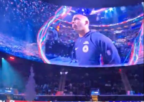 Jogando pelo Clippers novamente em casa, os fãs deram aplausos ensurdecedores a Paul