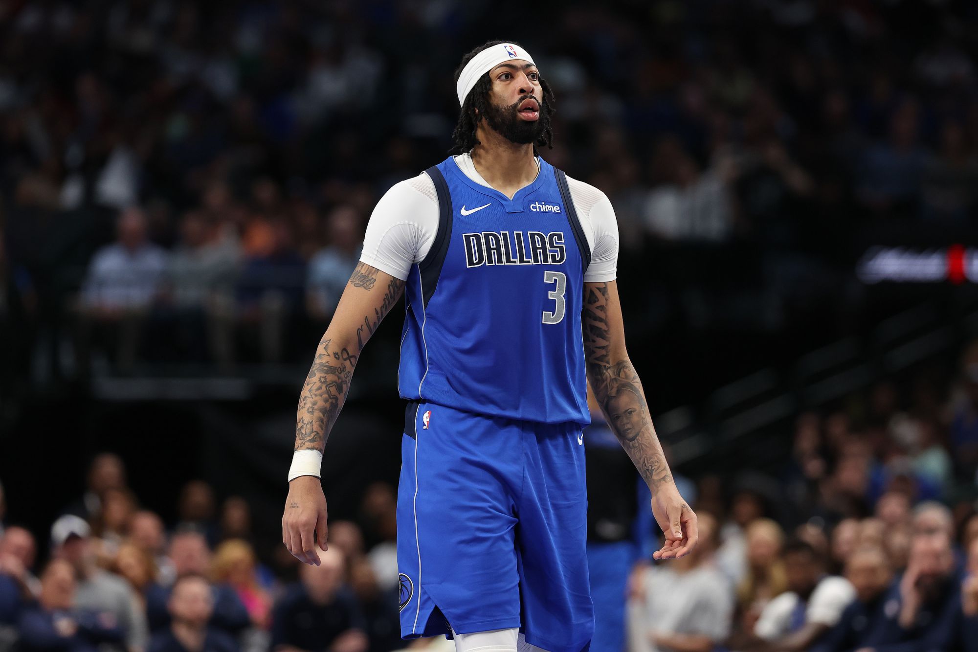 Relatório de lesão do Mavericks: Davis, que anteriormente distendeu a panturrilha esquerda, foi promovido a duvidoso.