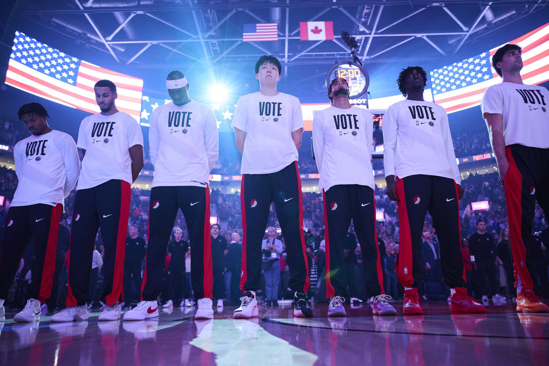 Ele marcou 22 pontos no primeiro quarto para completar uma reversão chocante! Use uma palavra para avaliar o desempenho dos Trail Blazers hoje.