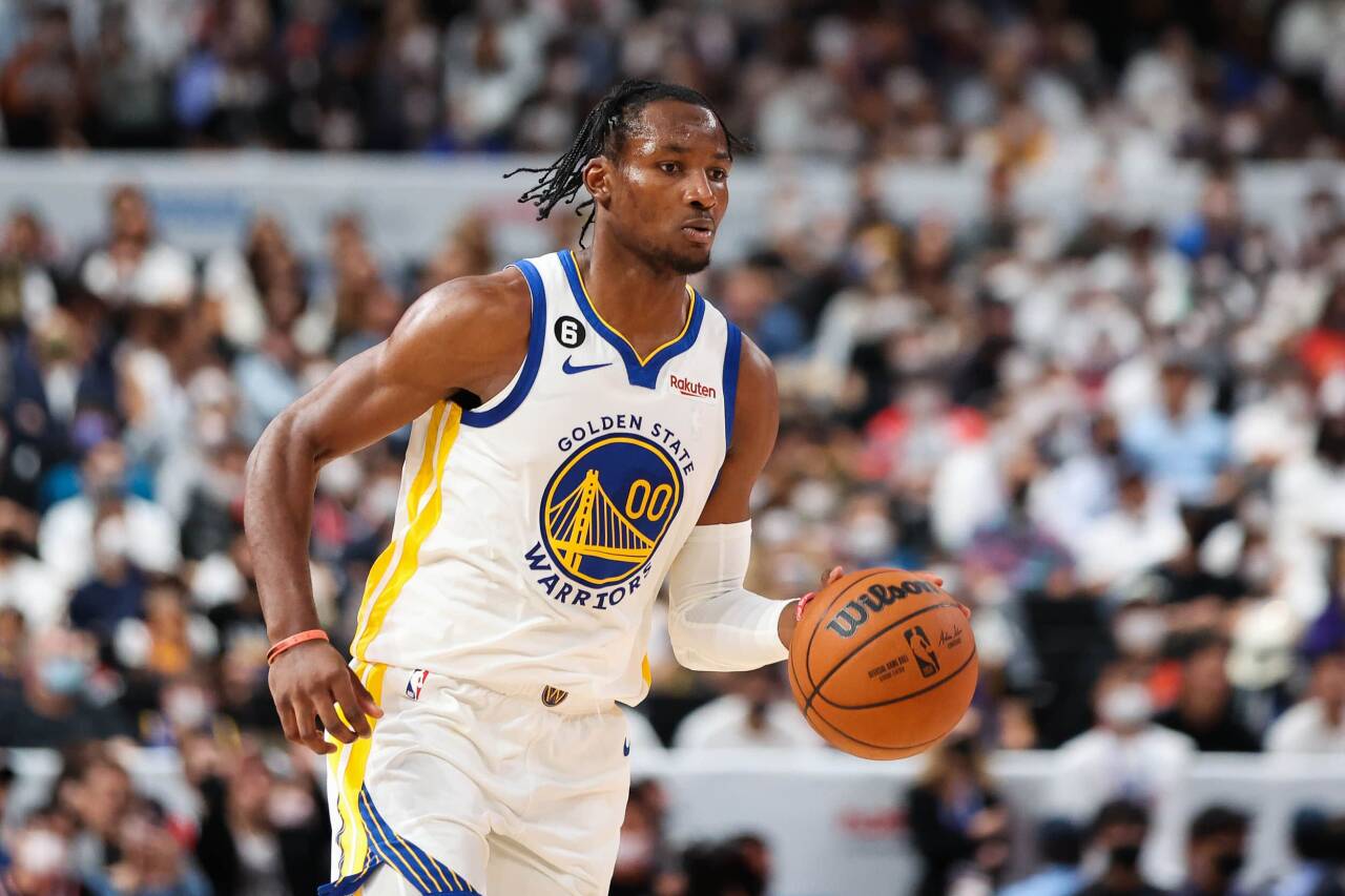 Controle de bola quente! Kuminga e Richard marcaram 23 pontos juntos em 8 de 10 arremessos no primeiro quarto