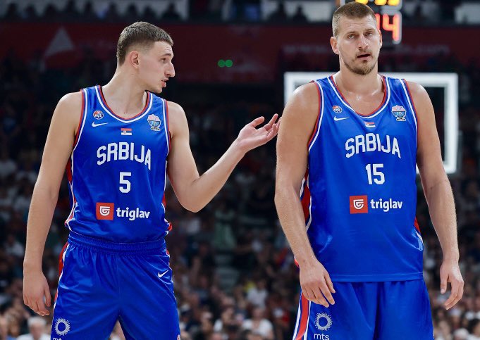 Jokic teve 19 vitórias e 6 derrotas contra o Heat. Jovic: Ele sempre tira sarro dele e não aguenta.