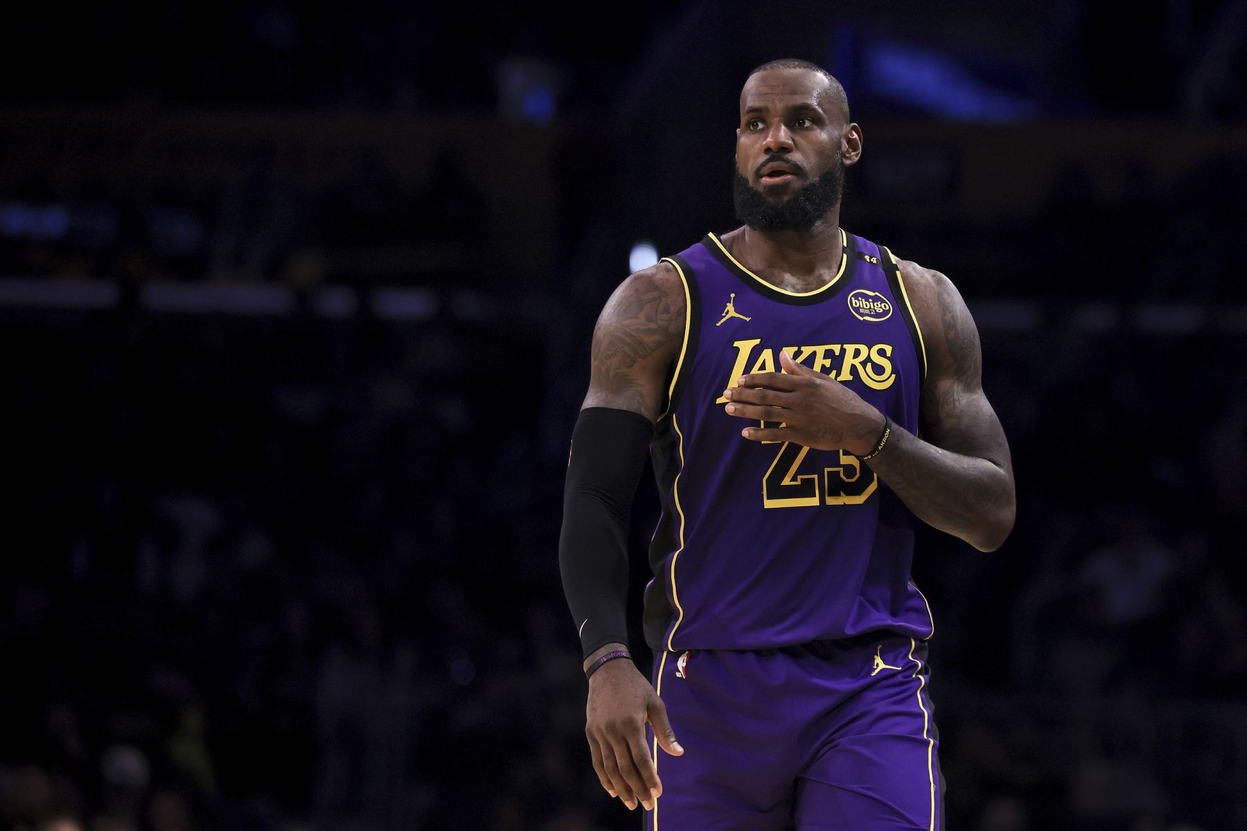 American Journal: James está ausente do Lakers há 5 jogos consecutivos. Caso queira premiá-lo, ele poderá perder no máximo 3 jogos.