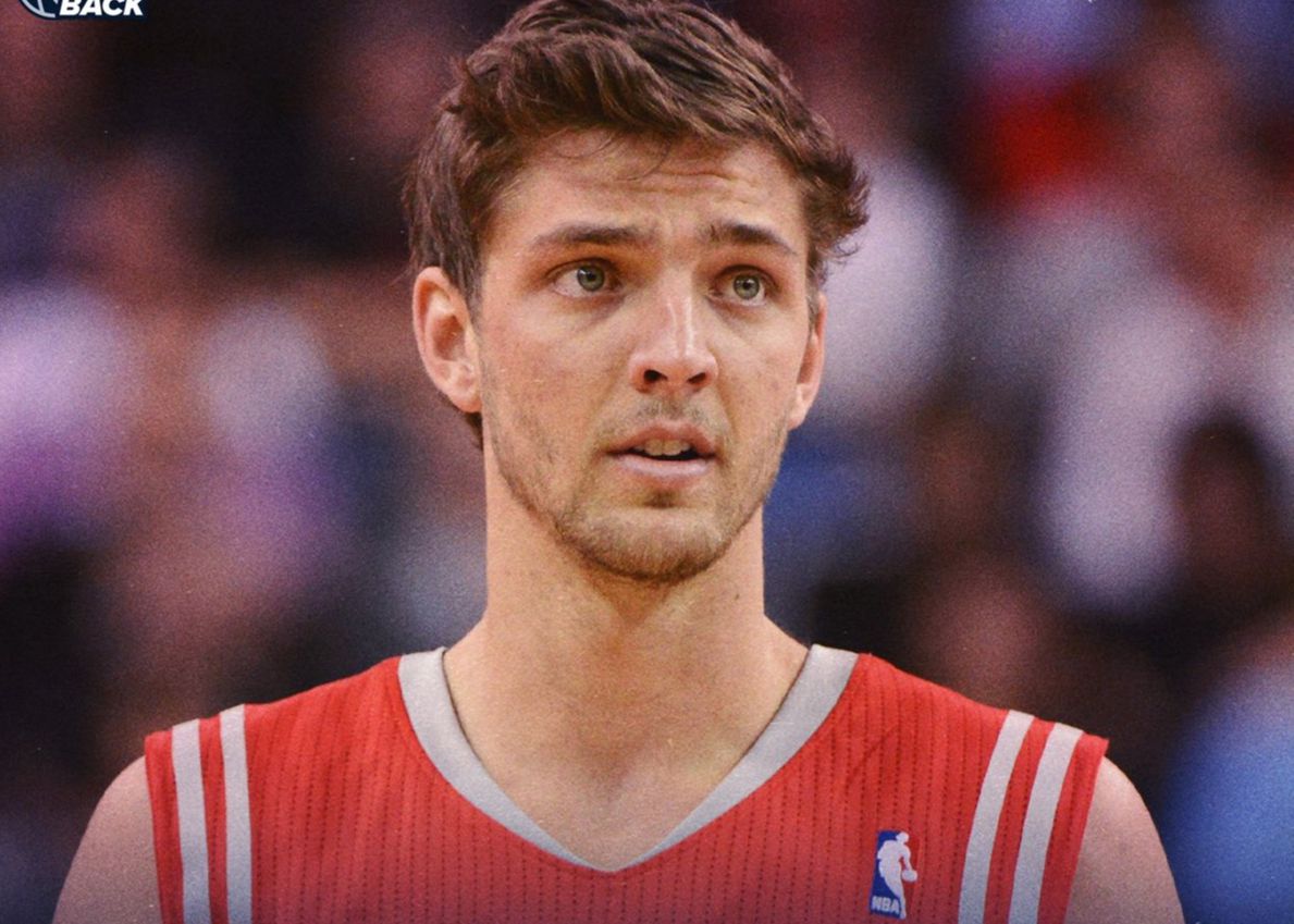 Parsons: Fui testado fisicamente usando tornozeleiras e dois ou três pares de meias, e era alguns centímetros mais alto.