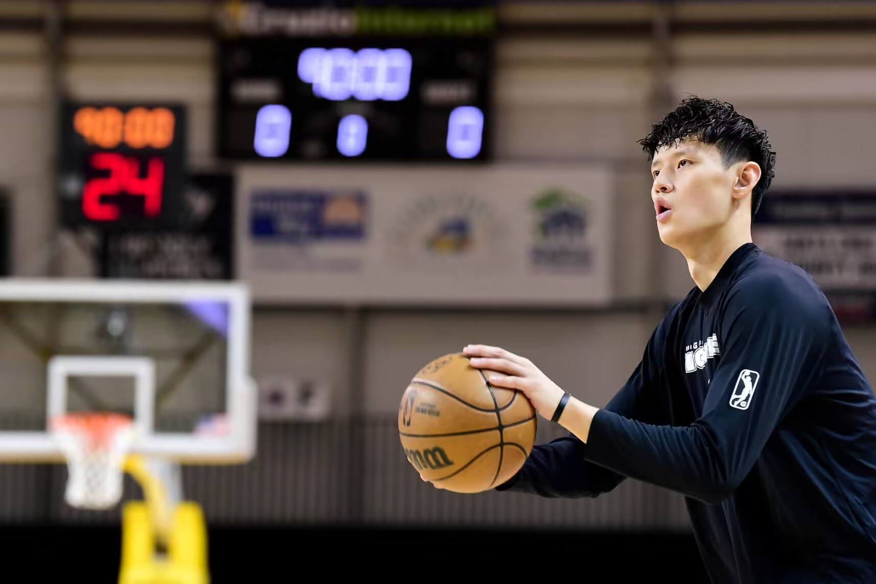 Mídia australiana: Zeng Fanbo está atualmente praticando em Melbourne e atraiu a atenção de muitas equipes da NBL