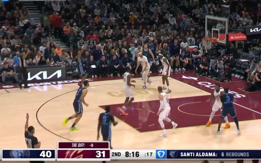 Muitos lances livres! Jaren Jackson Jr. marcou 17 pontos em 10 dos 11 lances livres no intervalo