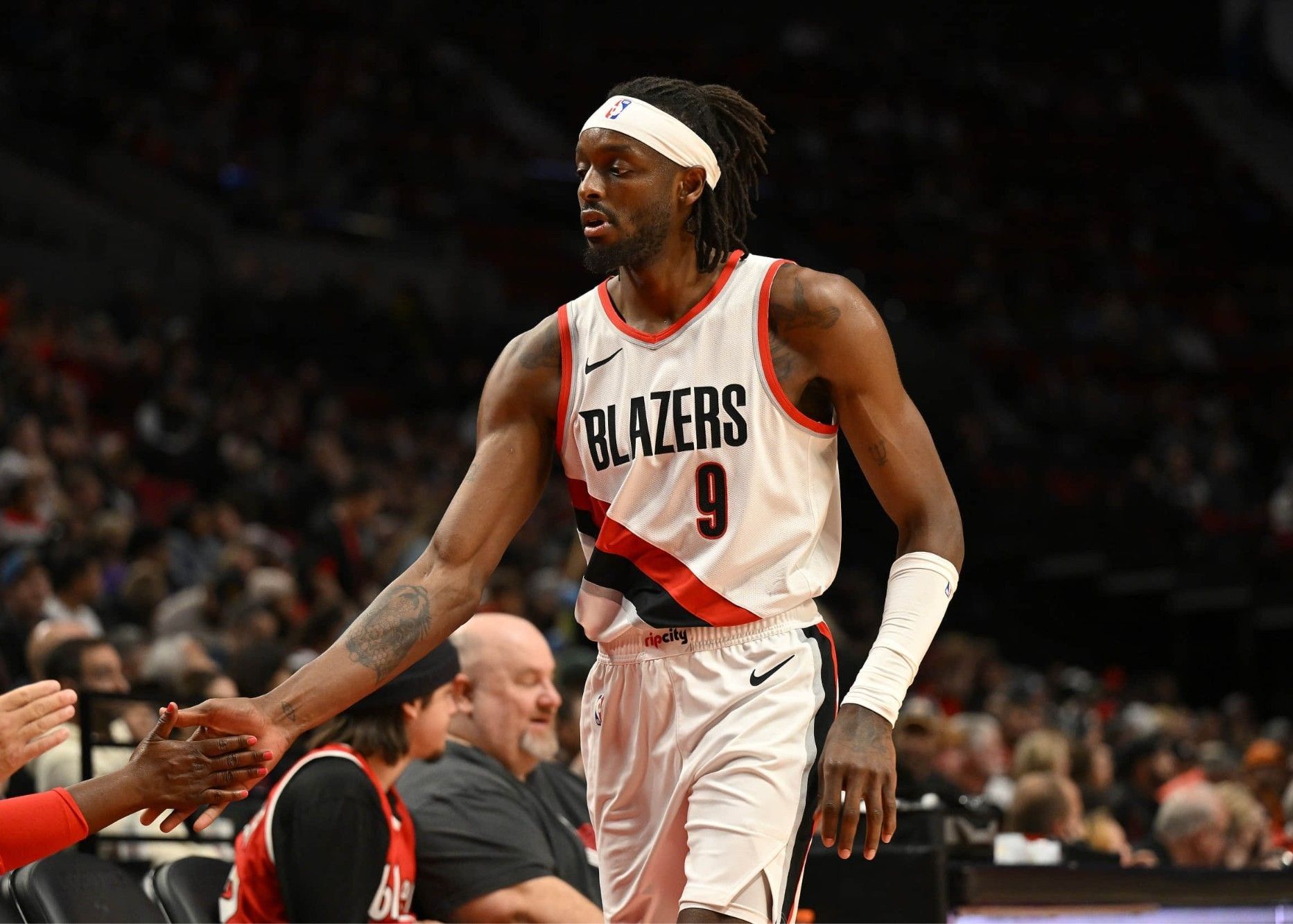 Repórter da equipe: Os Trail Blazers organizaram uma conversa a portas fechadas após a derrota para os Rockets, na esperança de manter a unidade durante a conversa