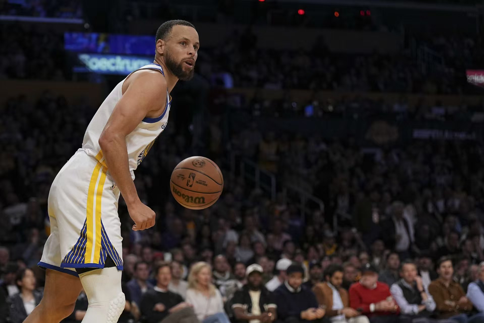 Kerr: Fiquei nervoso quando Curry cobrou o lance livre final, mas nunca duvidei que ele conseguiria