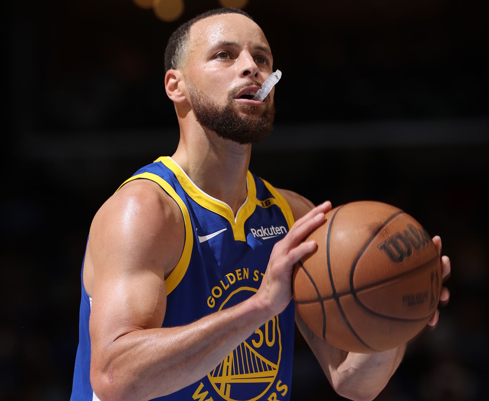 Fique forte com a velhice! Curry se tornou o armador mais velho da história da NBA a marcar 45 pontos em dois jogos consecutivos.
