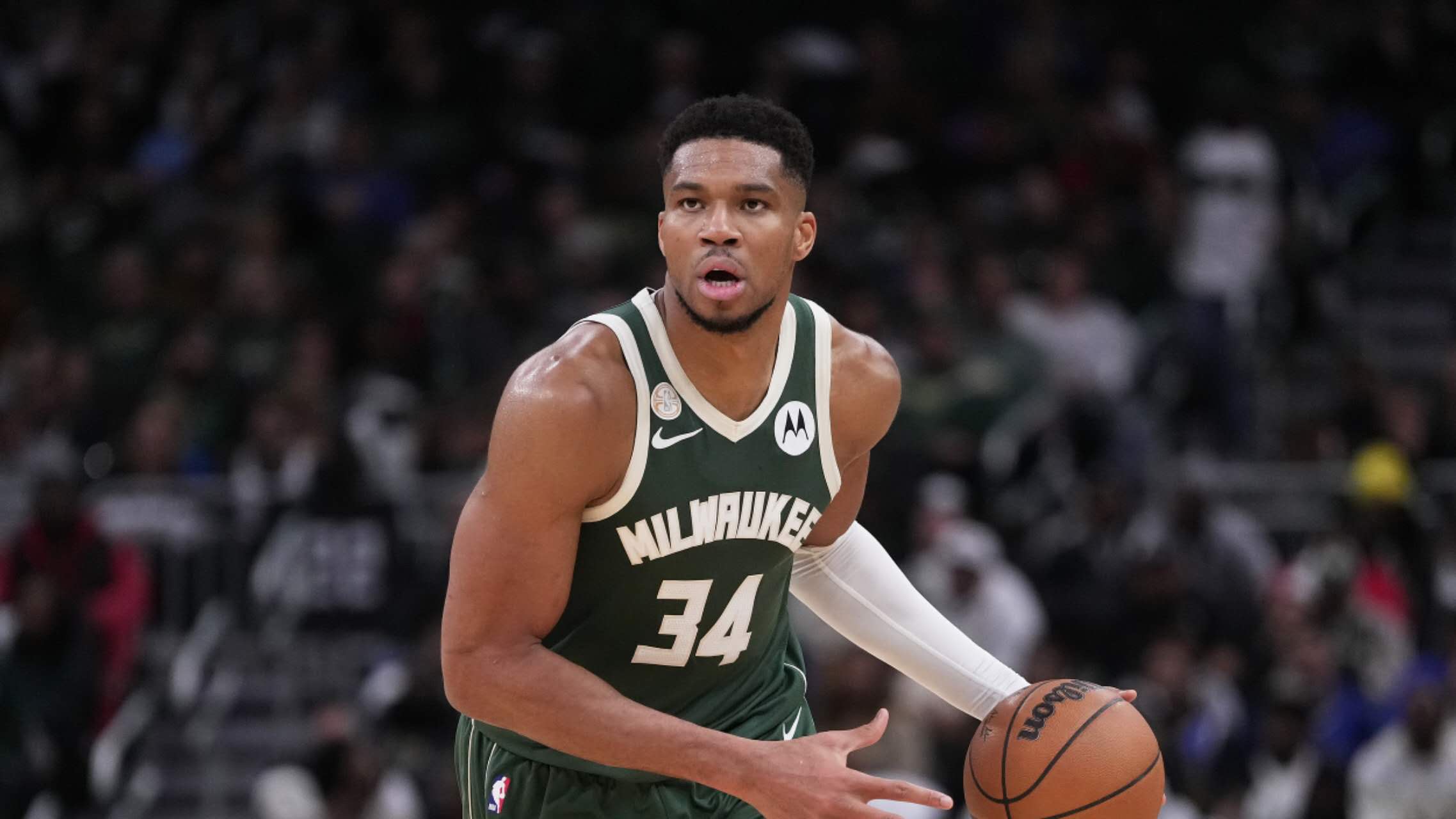 As 18 assistências de Antetokounmpo deram continuidade à lei mágica, levando o time da casa do Bucks a derrotar o Hornets.